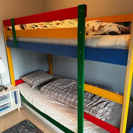 Familyhome For 8 People - 4 Bedrooms - 10min From Center 卑爾根
