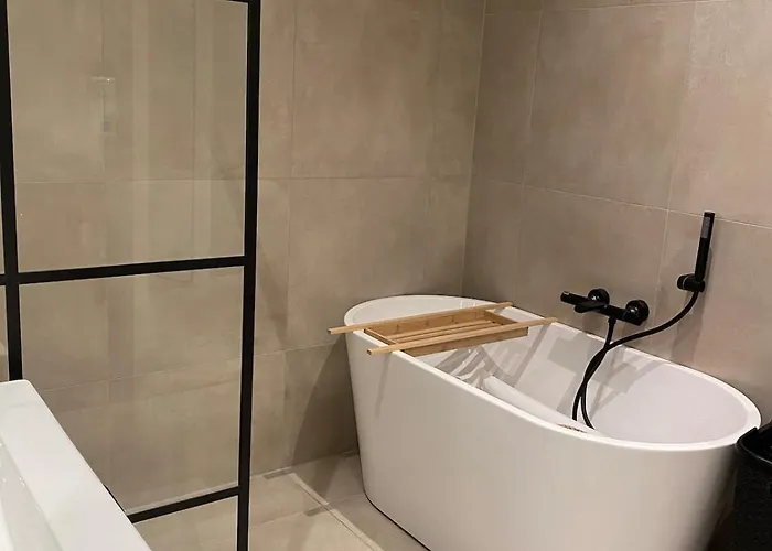 Familyhome For 8 People - 4 Bedrooms - 10min From Center برغن