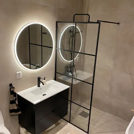 Familyhome For 8 People - 4 Bedrooms - 10min From Center Apartamento *