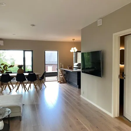 アパート Familyhome For 6 People - 3 Bedrooms - 10min From Center